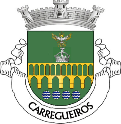 Escudo de verde, aqueduto de dupla arcaria de ouro, movente dos flancos; em chefe, coroa do Espírito Santo, de prata, encimada por uma pomba do mesmo, nimbada de ouro; em ponta, quatro fontes heráldicas, postas em faixa. Coroa mural de prata de três torres. Listel branco com a legenda de negro, em maiúsculas: "CARREGUEIROS".