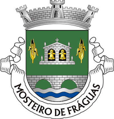 Escudo de verde, campanário de dois arcos de prata, lavrado e aberto de negro, com sinos de ouro, entre duas espigas de milho de ouro realçadas de negro; em contra-chefe, ponte de dois arcos de prata, lavrada de negro, movente dos flancos e saínte de um pé ondado de prata e azul de três peças. Coroa mural de prata de três torres. Listel branco, com a legenda a negro: “MOSTEIRO DE FRÁGUAS“. 