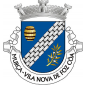 Escudo de azul, barra de prata lavrada de negro, acompanhada de um barril de ouro, com aros de negro, posto em pala e de um ramo de oliveira de ouro, frutado de prata. Coroa mural de prata de três torres. Listel branco, com a legenda a negro: «MURÇA - VILA NOVA de FOZ CÔA». 